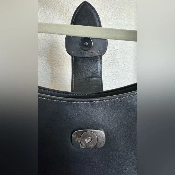 Coach Classic Black Leather Shoulder Bag - Picture 8 of 13